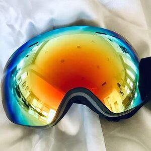Ski/Snowboard Goggles, OTG  Anti-Fog,100% UV Snow Goggles, NWT - Blue Sunburst
